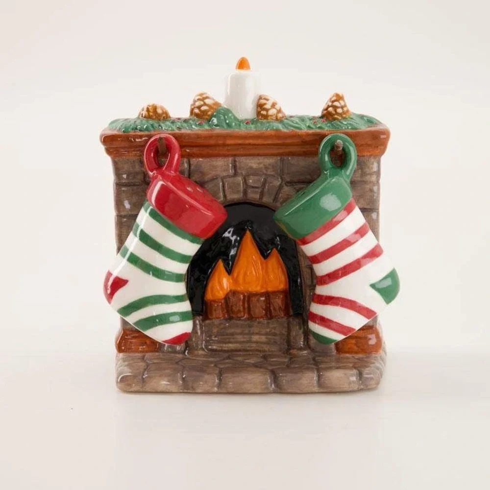 Stockings on Fireplace Salt and Pepper Set-Cracker Barrel Exclusive VHTF NIB
